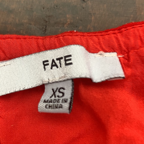 EUC Red White Fate Embroidered Boho Blouse Top Shirt Bell Sleeves XS - Picture 7 of 7